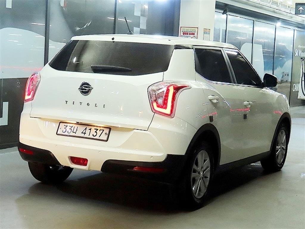 Ssangyong Tivoli - Vista 6