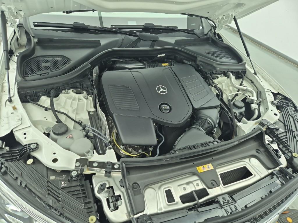 Mercedes Benz GLC Class - Vista 8