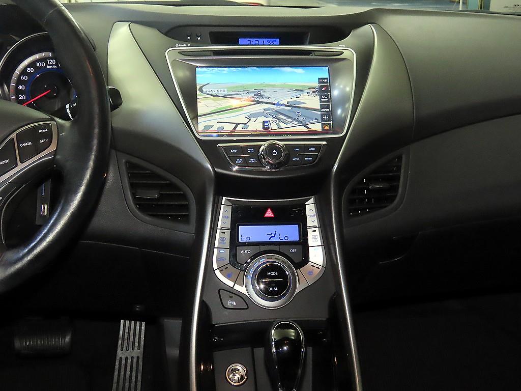 HYUNDAI Avante 2012 Blanco - Importación desde Corea - HF Imports Iquique - Foto 13