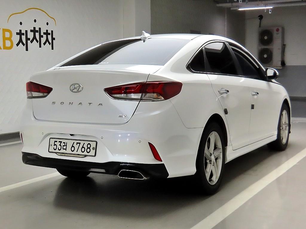 HYUNDAI Sonata - Vista 6