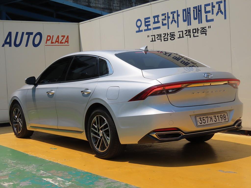 HYUNDAI Grandeur - Vista 3