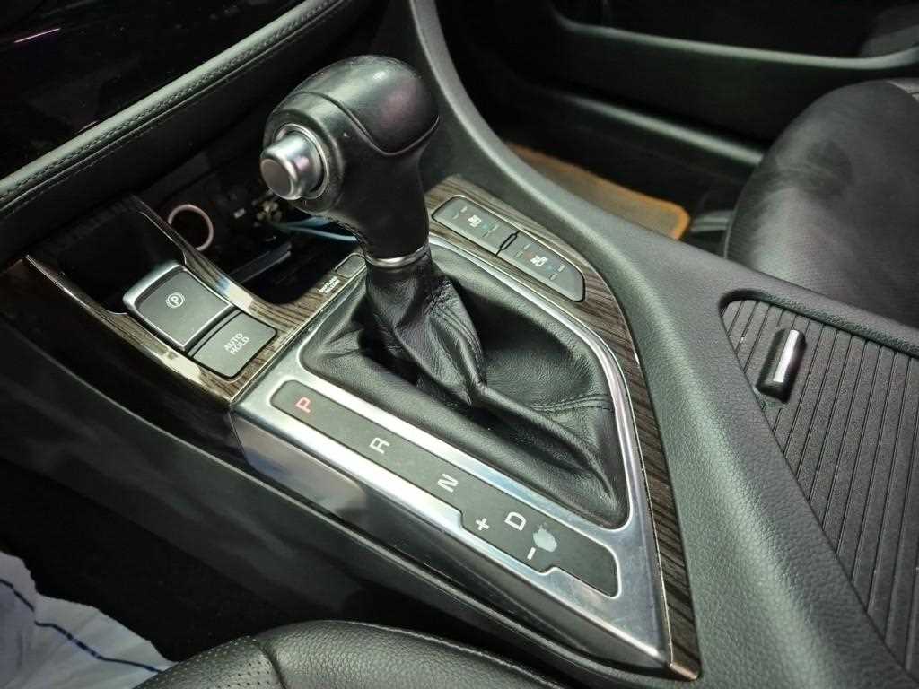 KIA K5 - Vista 10