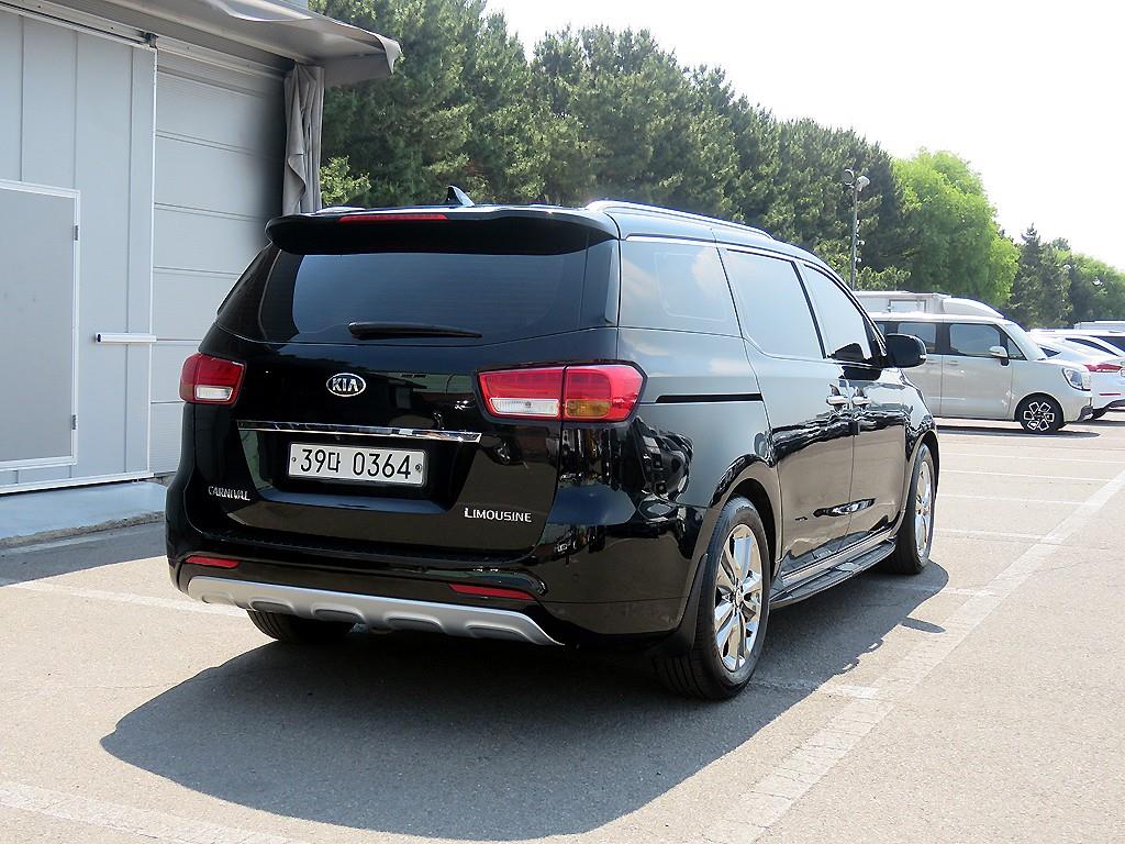 KIA Carnival - Vista 6