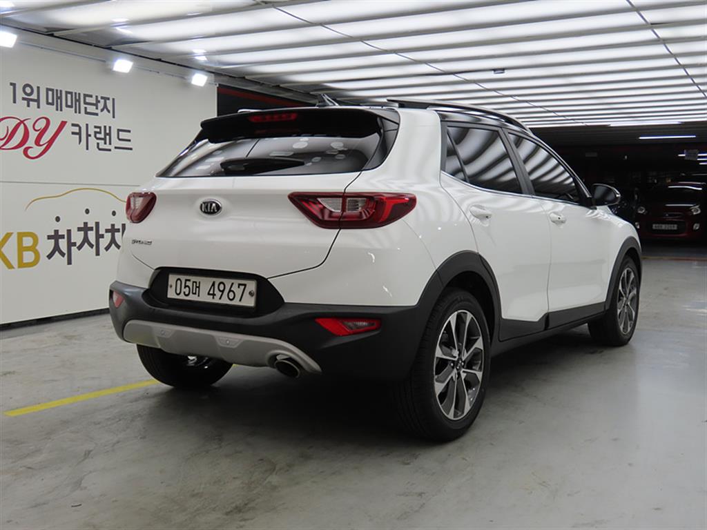 KIA Stonic - Vista 4