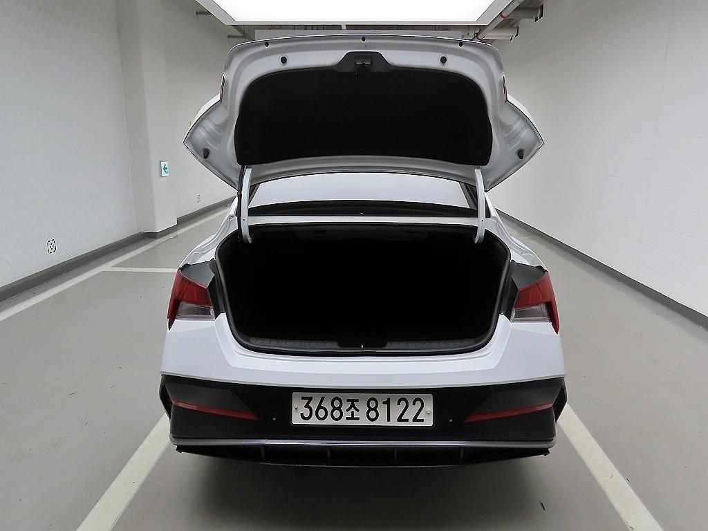 HYUNDAI Avante - Vista 7