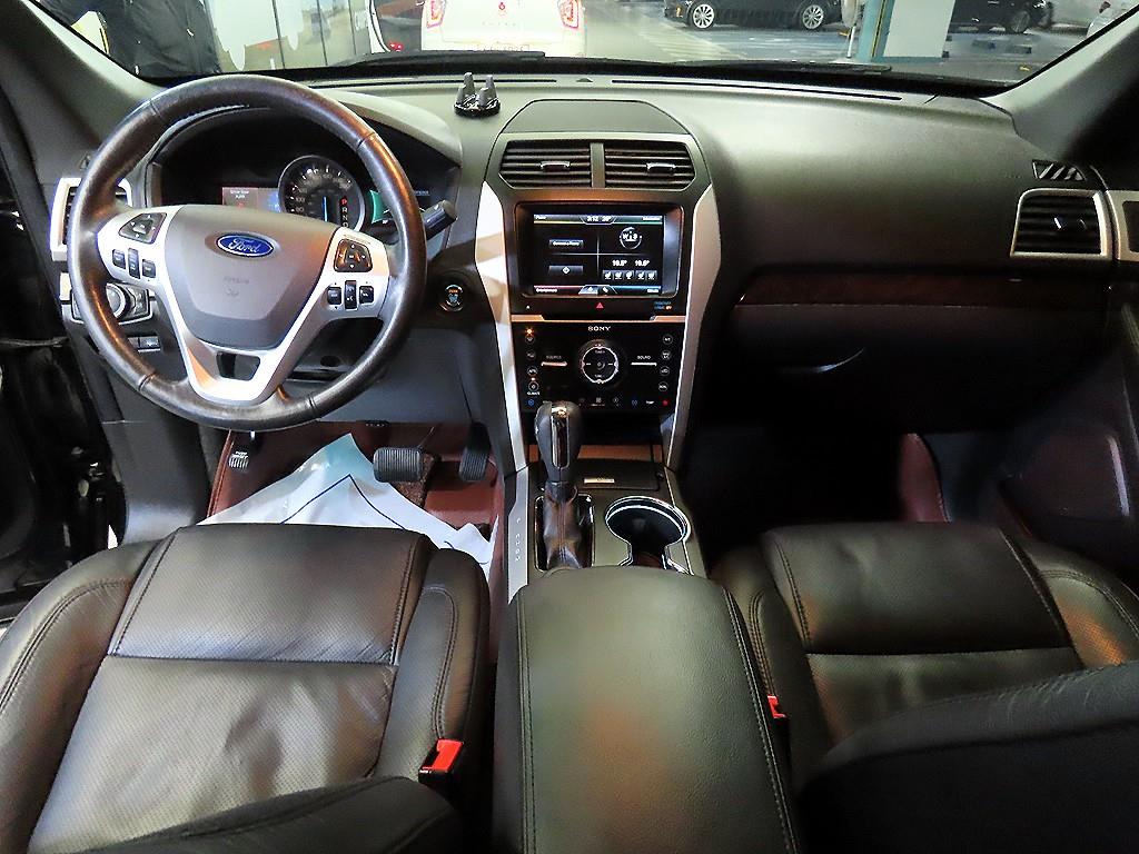 Ford Explorer - Vista 12