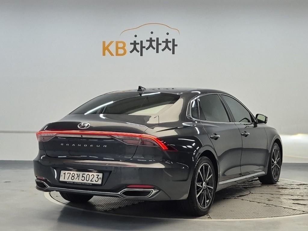 HYUNDAI Grandeur - Vista 3