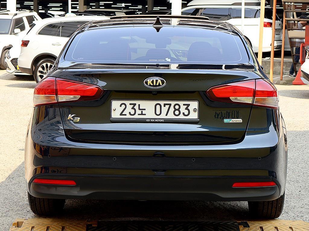 KIA K3 - Vista 3