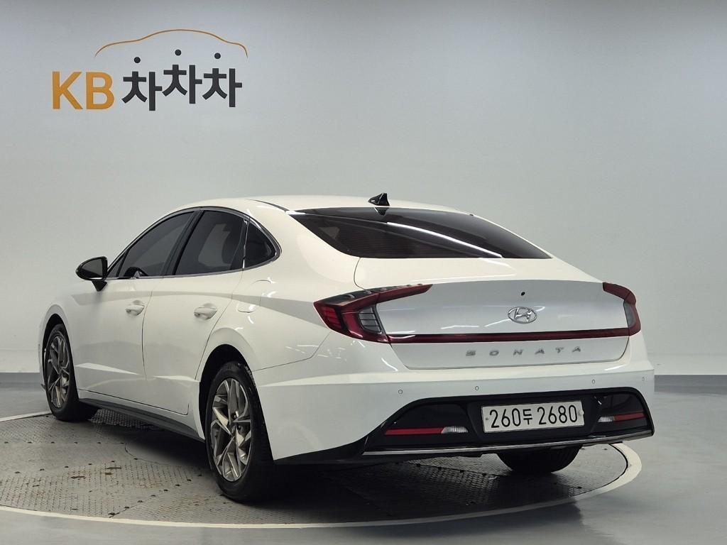 HYUNDAI Sonata - Vista 2