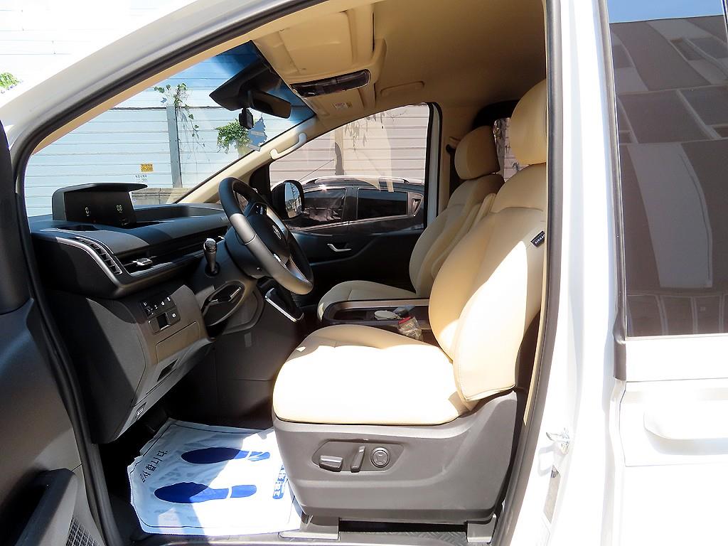 HYUNDAI Staria - Vista 7