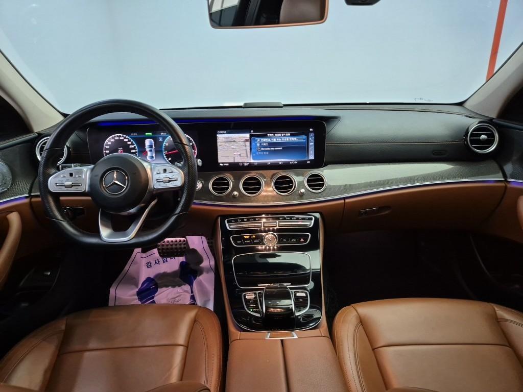 Mercedes Benz E class - Vista 9