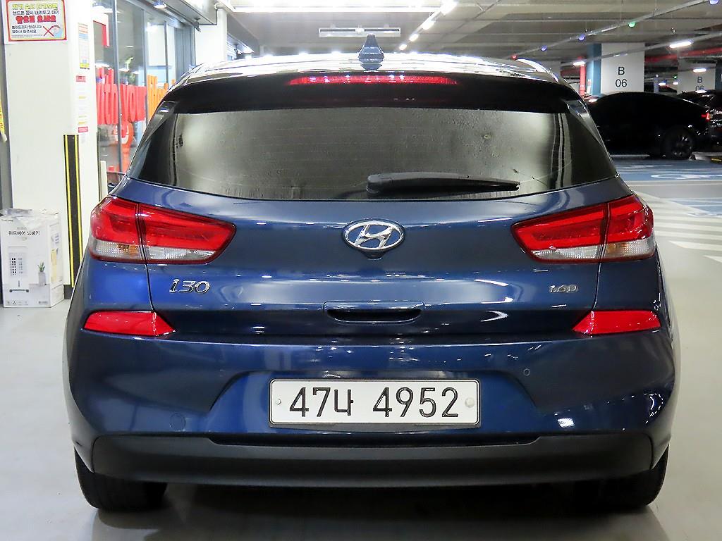 HYUNDAI i30 - Vista 7