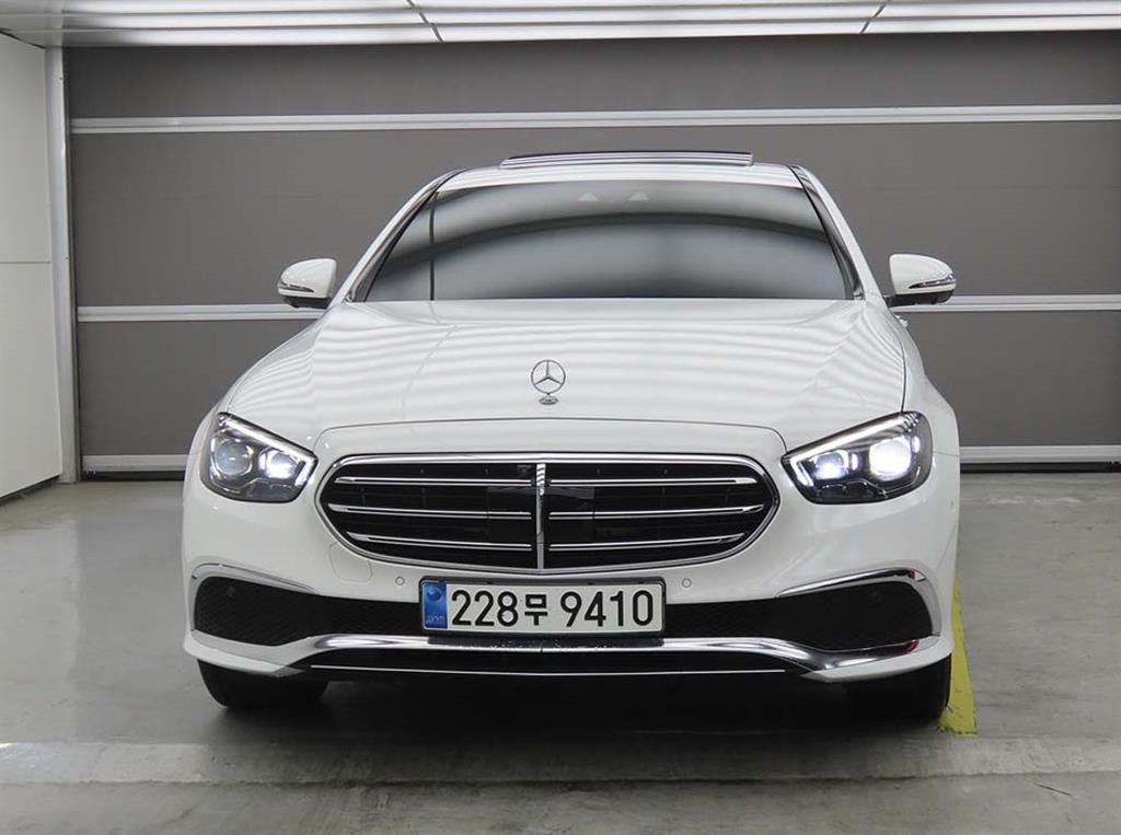 Mercedes Benz E class - Vista 2
