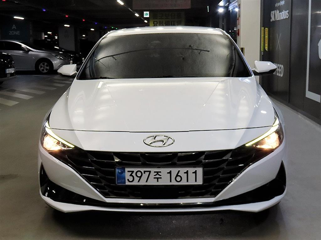 HYUNDAI Avante - Vista 2