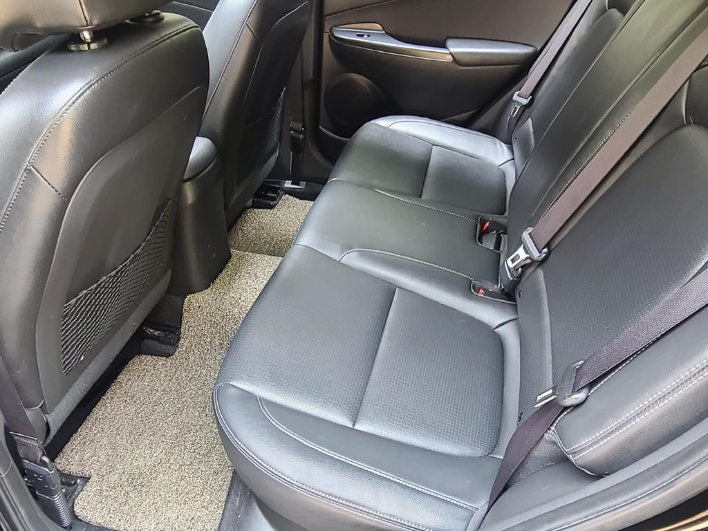 HYUNDAI Kona - Vista 10