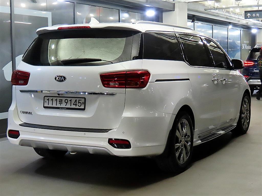 KIA Carnival - Vista 6