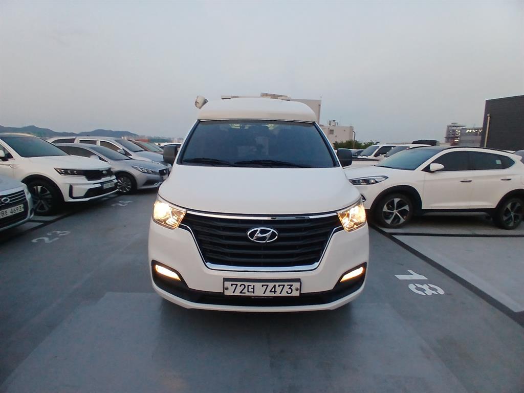 HYUNDAI Starex 2018 Blanco - Importación desde Corea - HF Imports Iquique - Foto 1