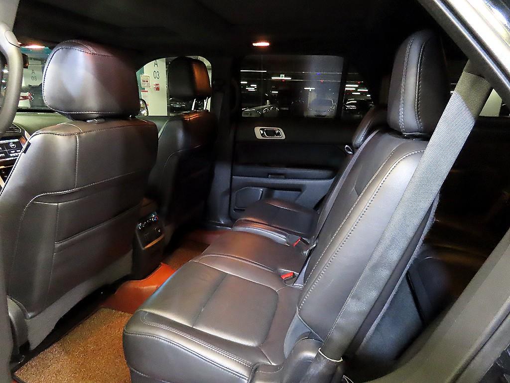 Ford Explorer - Vista 9