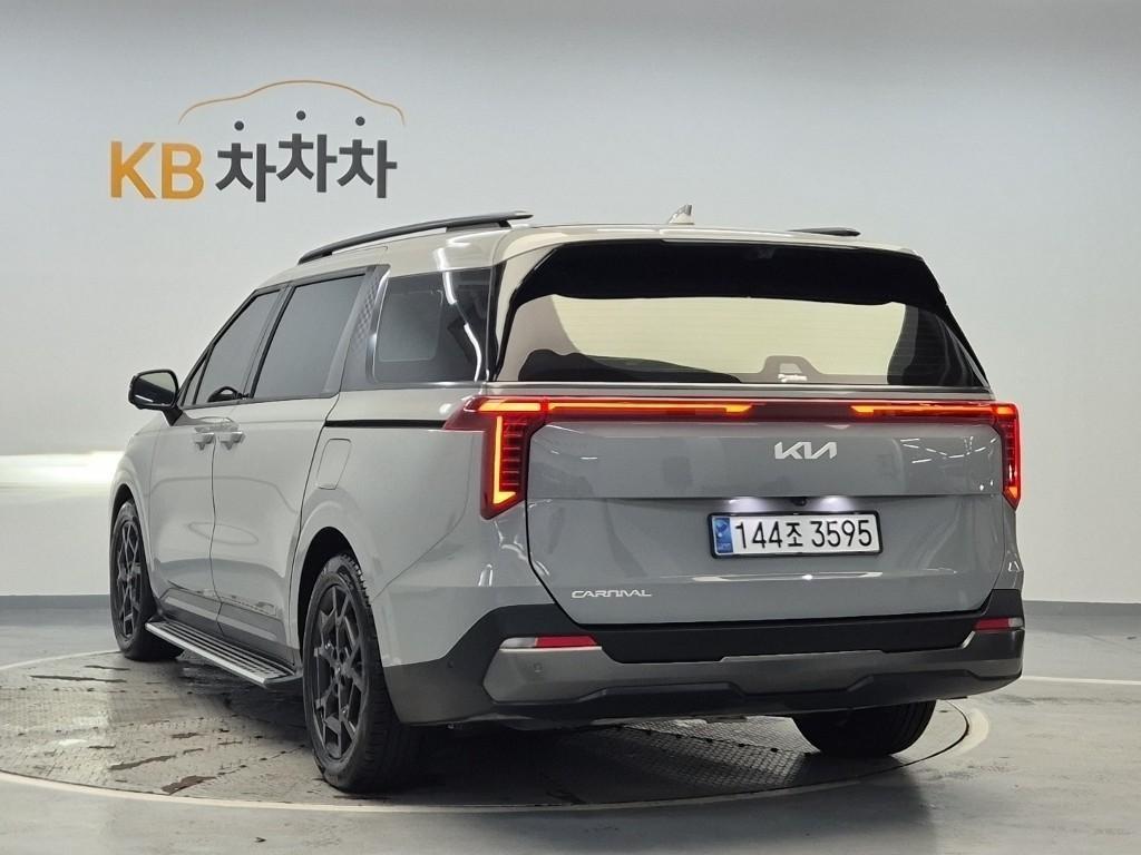 KIA Carnival - Vista 2