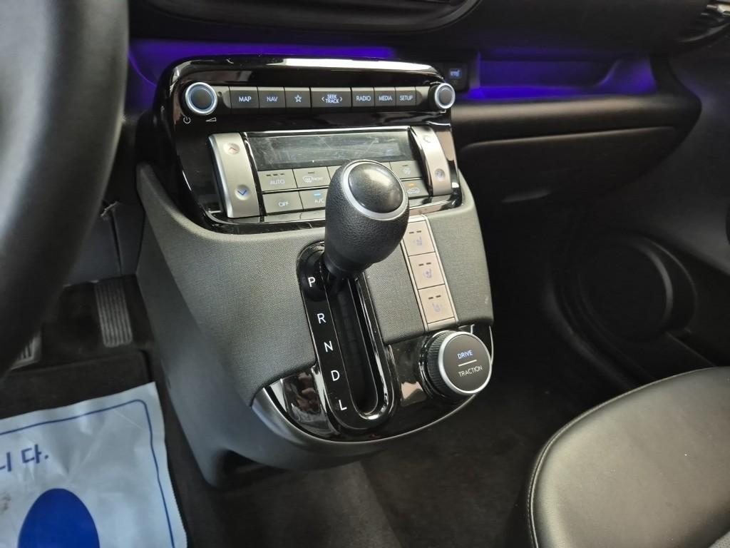 HYUNDAI Casper - Vista 10