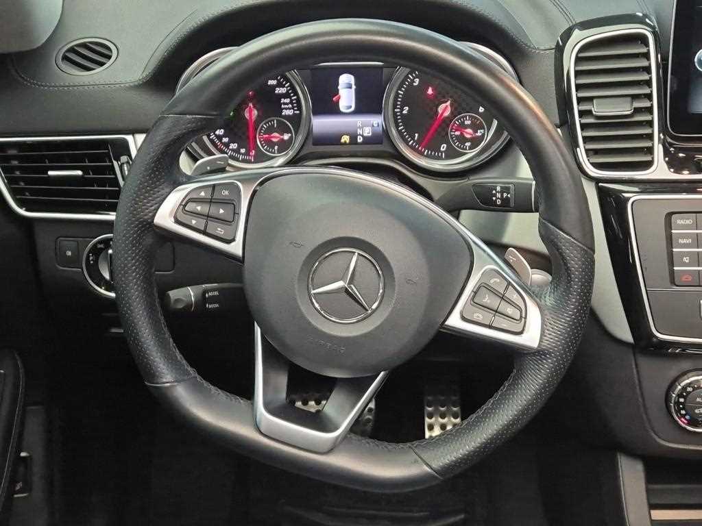 Mercedes Benz GLE Class - Vista 9