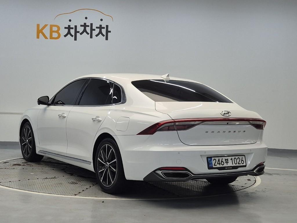 HYUNDAI Grandeur - Vista 2