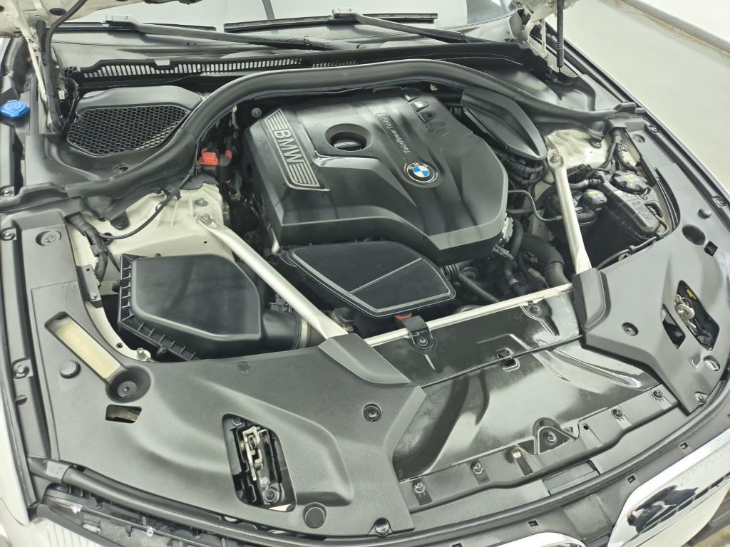 BMW 5 Series - Vista 8