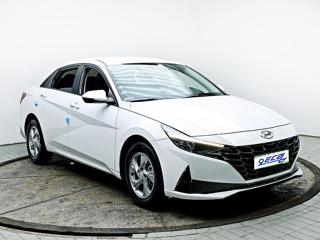 HYUNDAI Avante - Vista 2