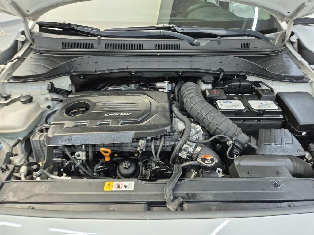 HYUNDAI Kona - Vista 7