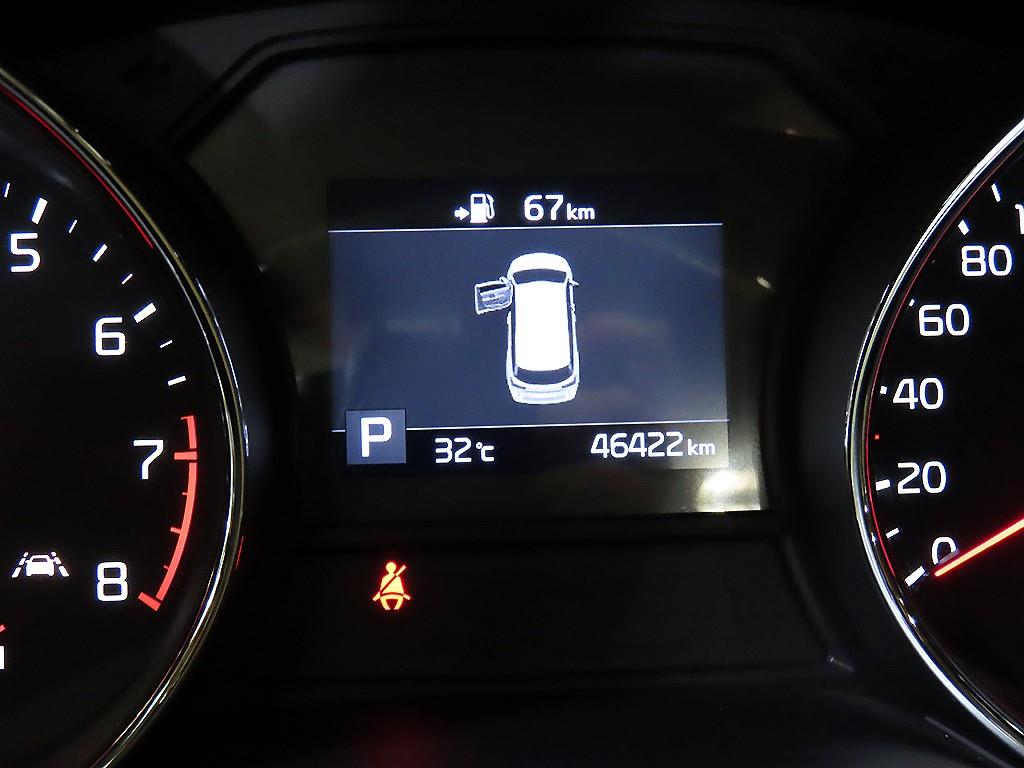KIA Carnival - Vista 12