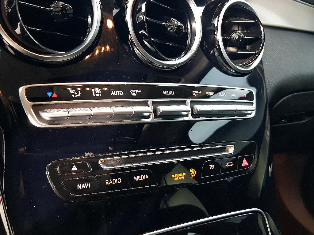 Mercedes Benz GLC Class - Vista 12
