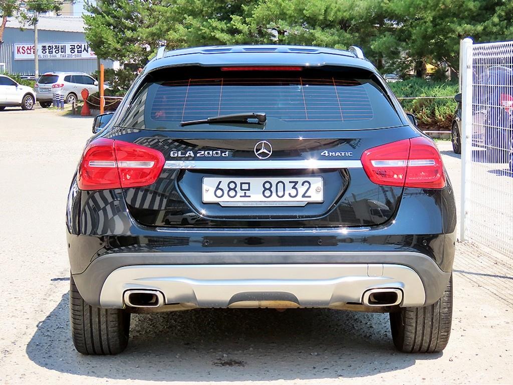 Mercedes Benz GLA Class - Vista 6