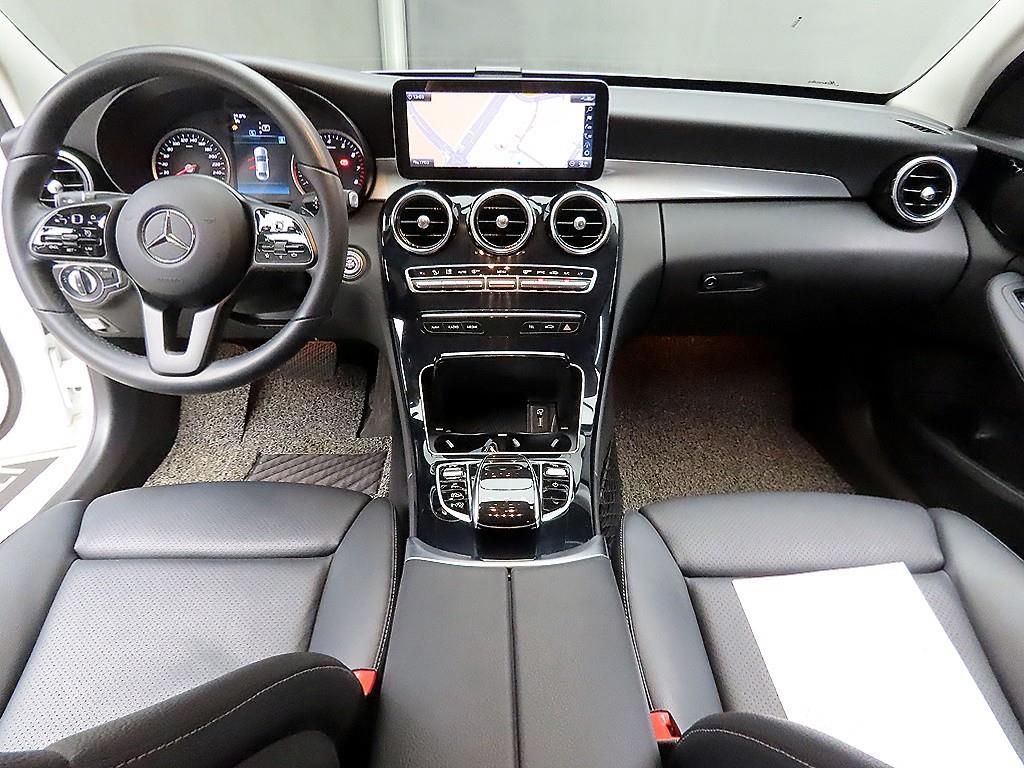 Mercedes Benz C Class - Vista 9