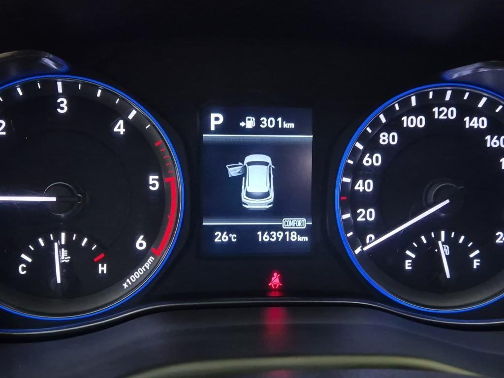 HYUNDAI Kona - Vista 8