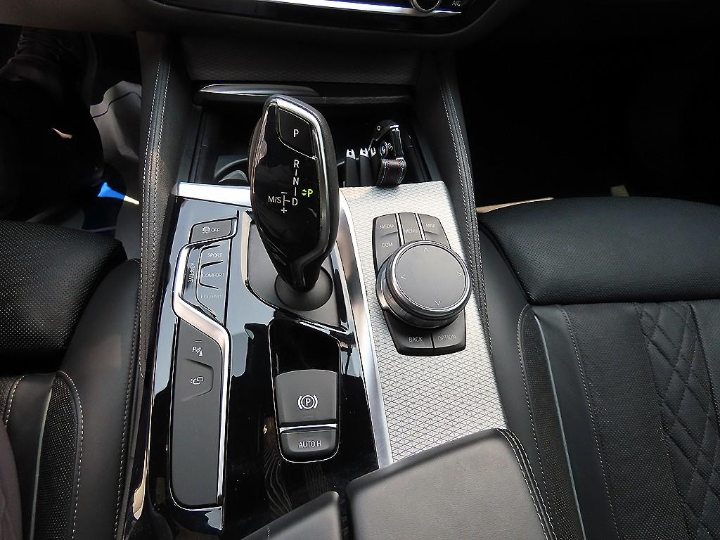 BMW 5 Series 2018 Negro - Importación desde Corea - HF Imports Iquique - Foto 13