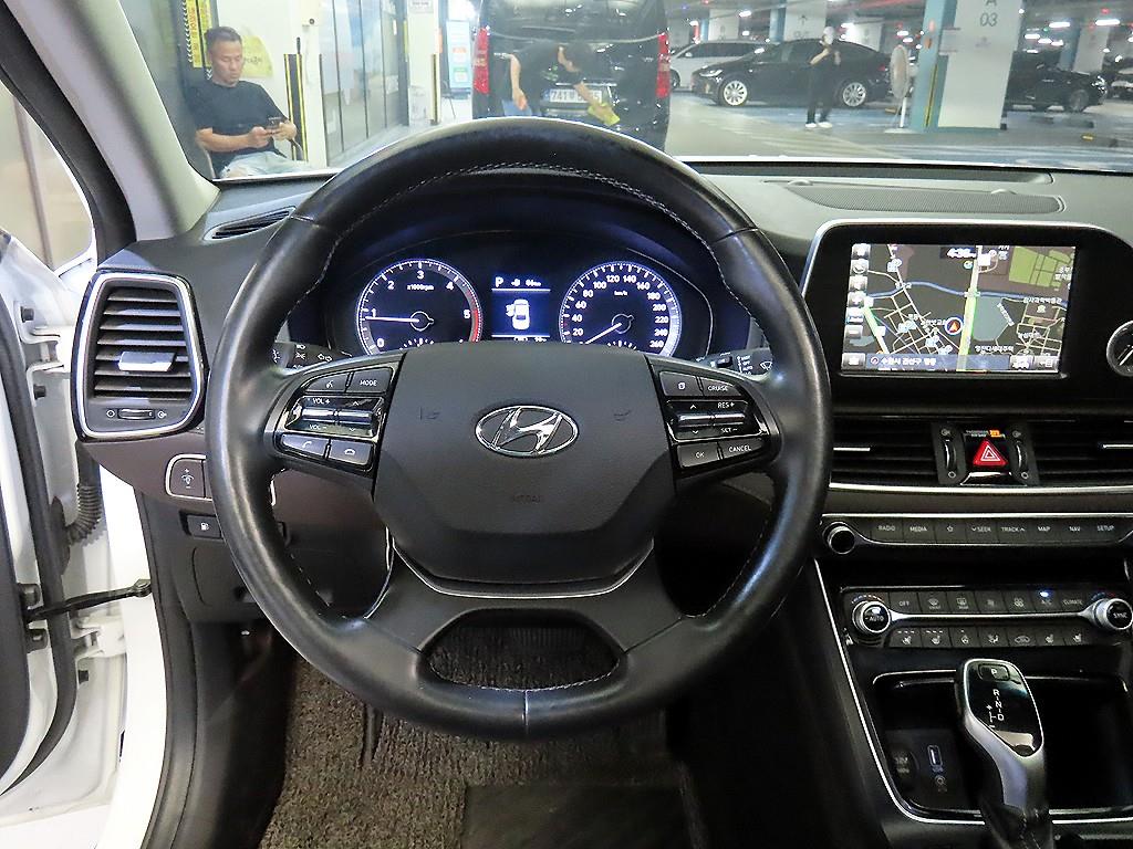 HYUNDAI Grandeur - Vista 10