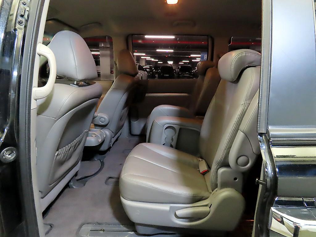 KIA Carnival - Vista 9