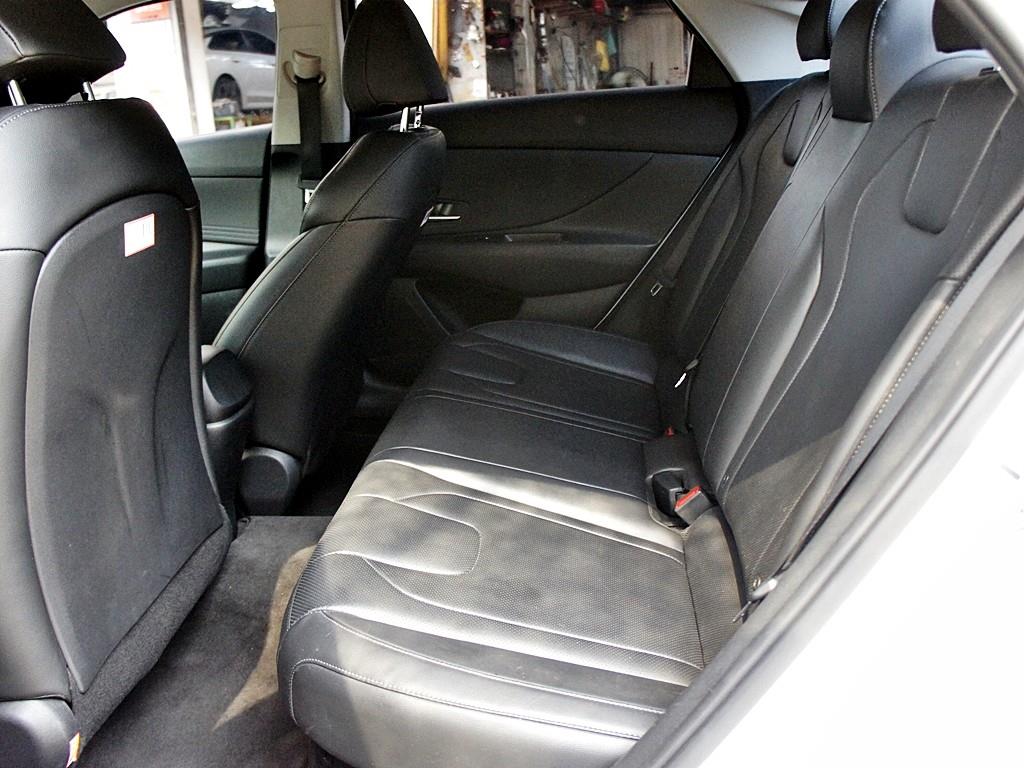 HYUNDAI Avante - Vista 8