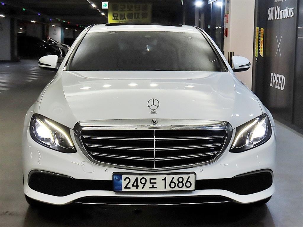 Mercedes Benz E class - Vista 2