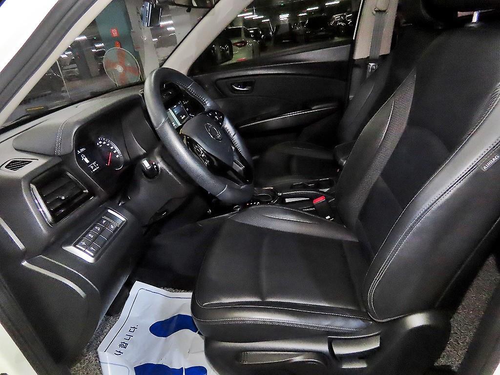 Ssangyong Tivoli - Vista 8