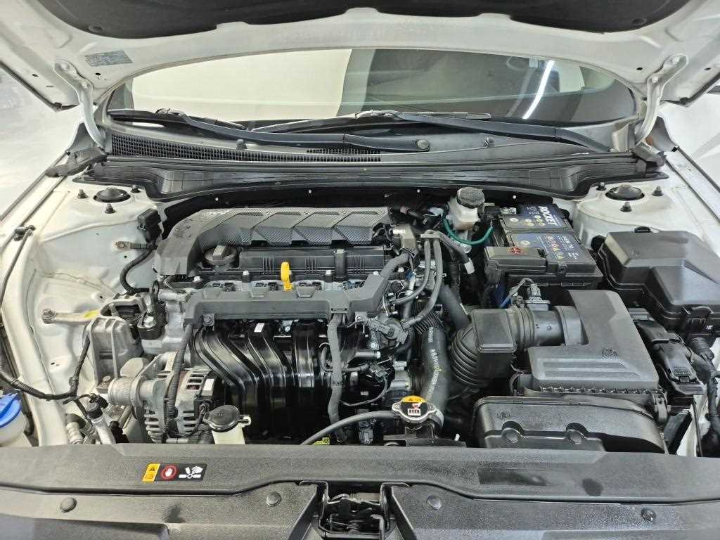 HYUNDAI Avante - Vista 7