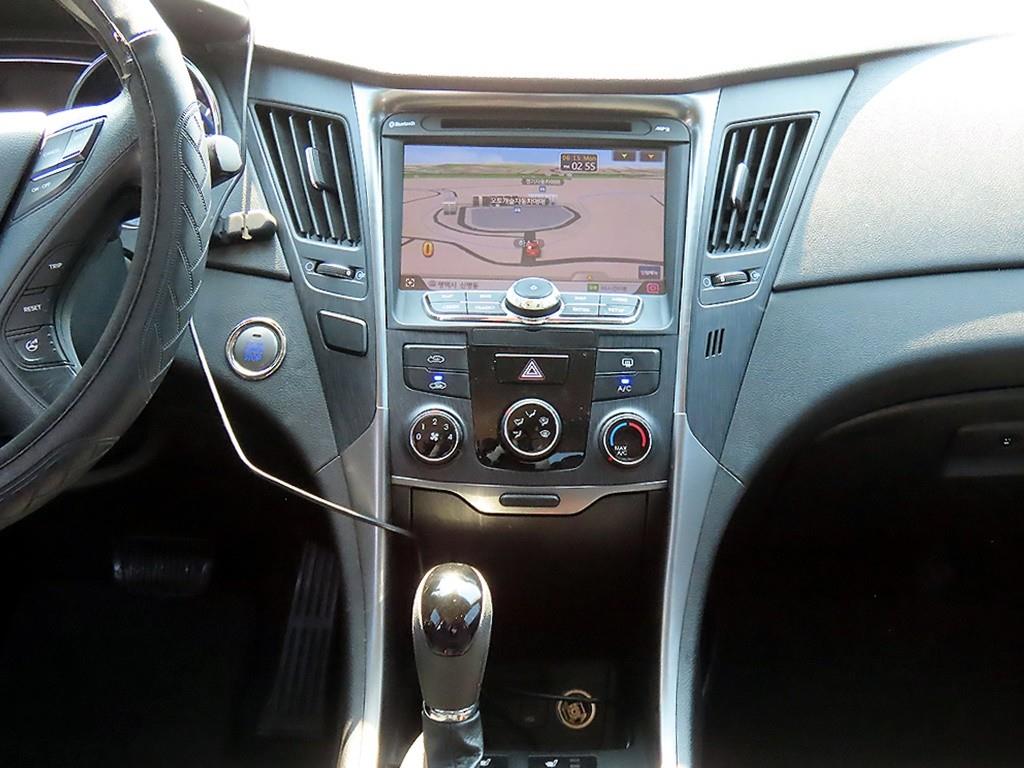 HYUNDAI Sonata - Vista 12