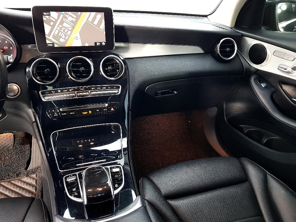 Mercedes Benz GLC Class - Vista 11