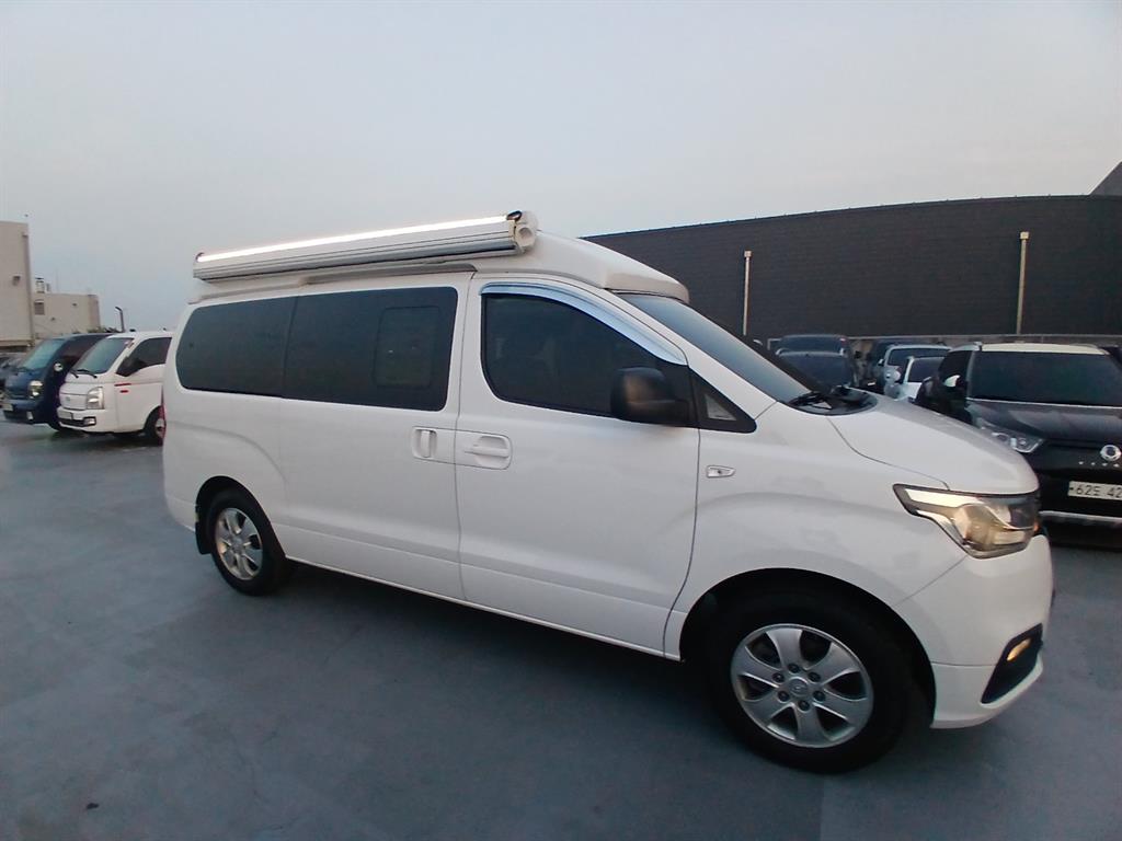 HYUNDAI Starex - Vista 2
