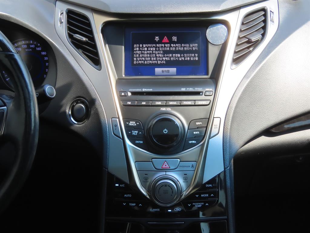 HYUNDAI Grandeur - Vista 12