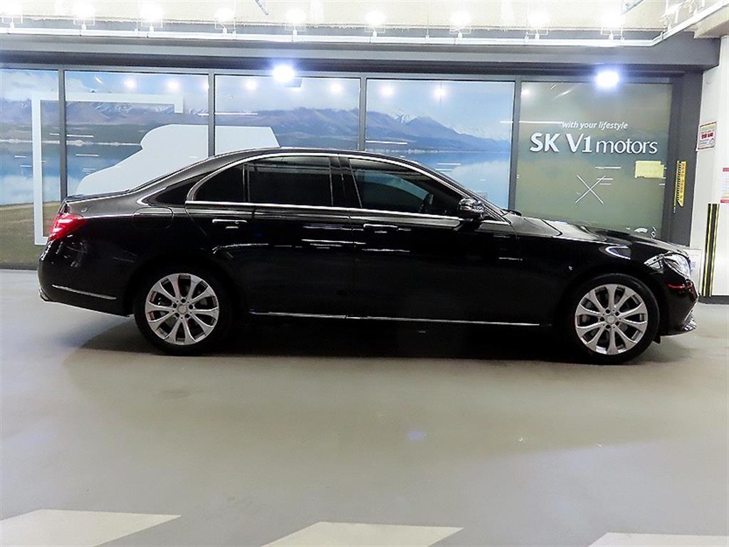 Mercedes Benz E class - Vista 3