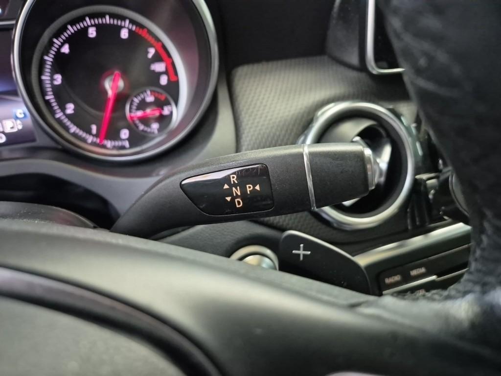 Mercedes Benz GLA Class - Vista 10