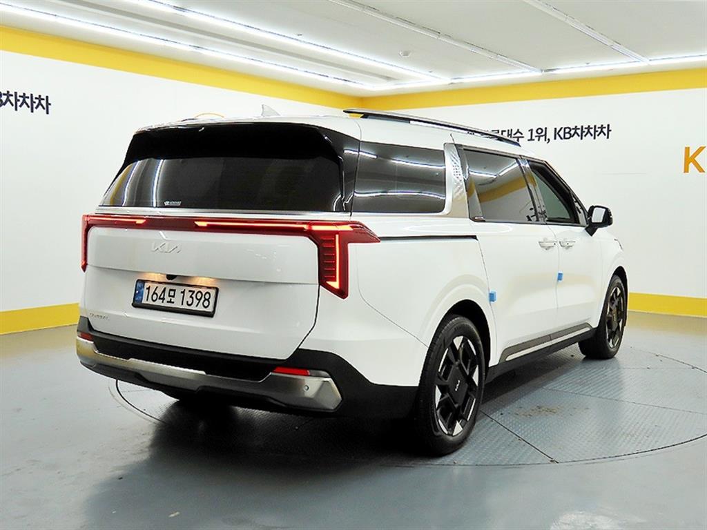 KIA Carnival - Vista 6