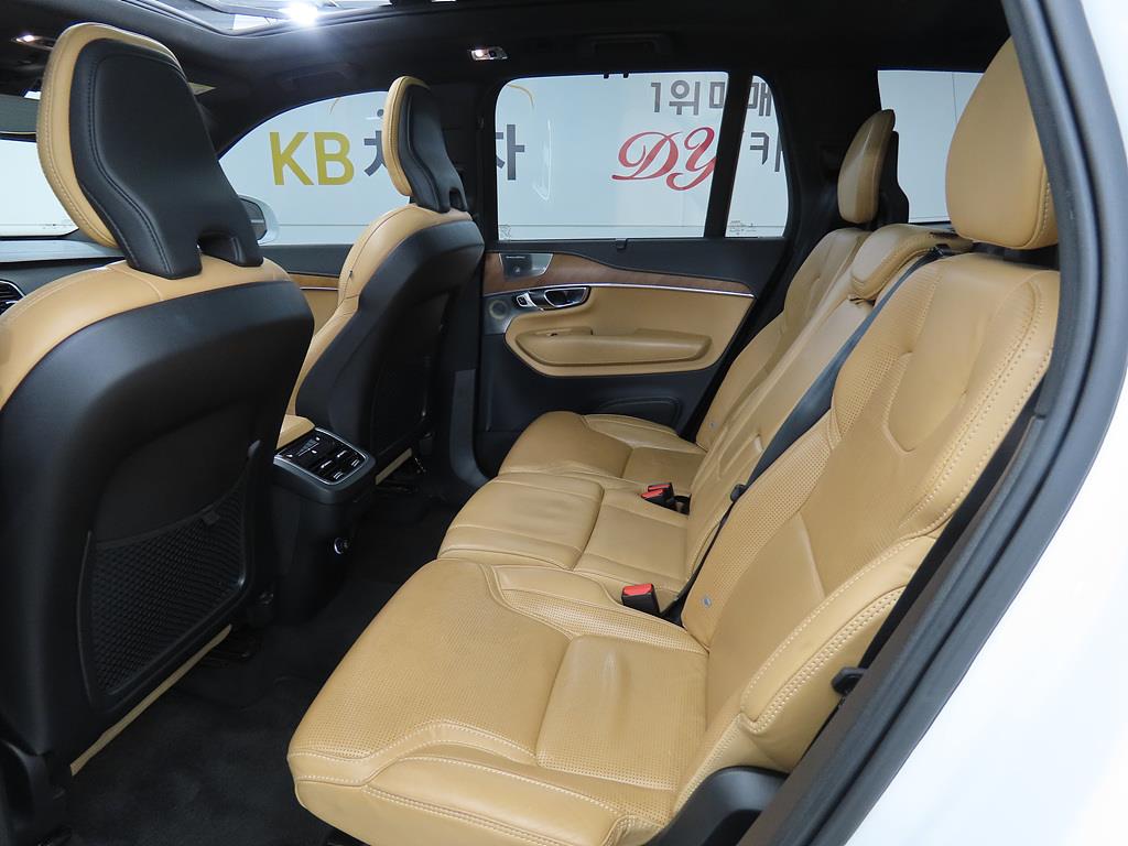 Volvo XC90 - Vista 8