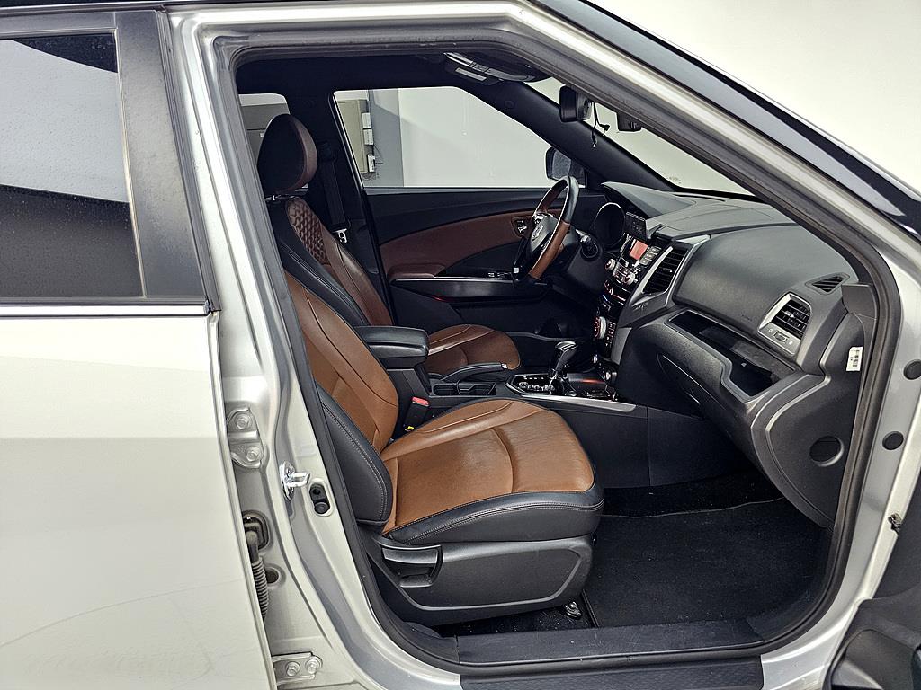 Ssangyong Tivoli 2018 Plateado - Importación desde Corea - HF Imports Iquique - Foto 13